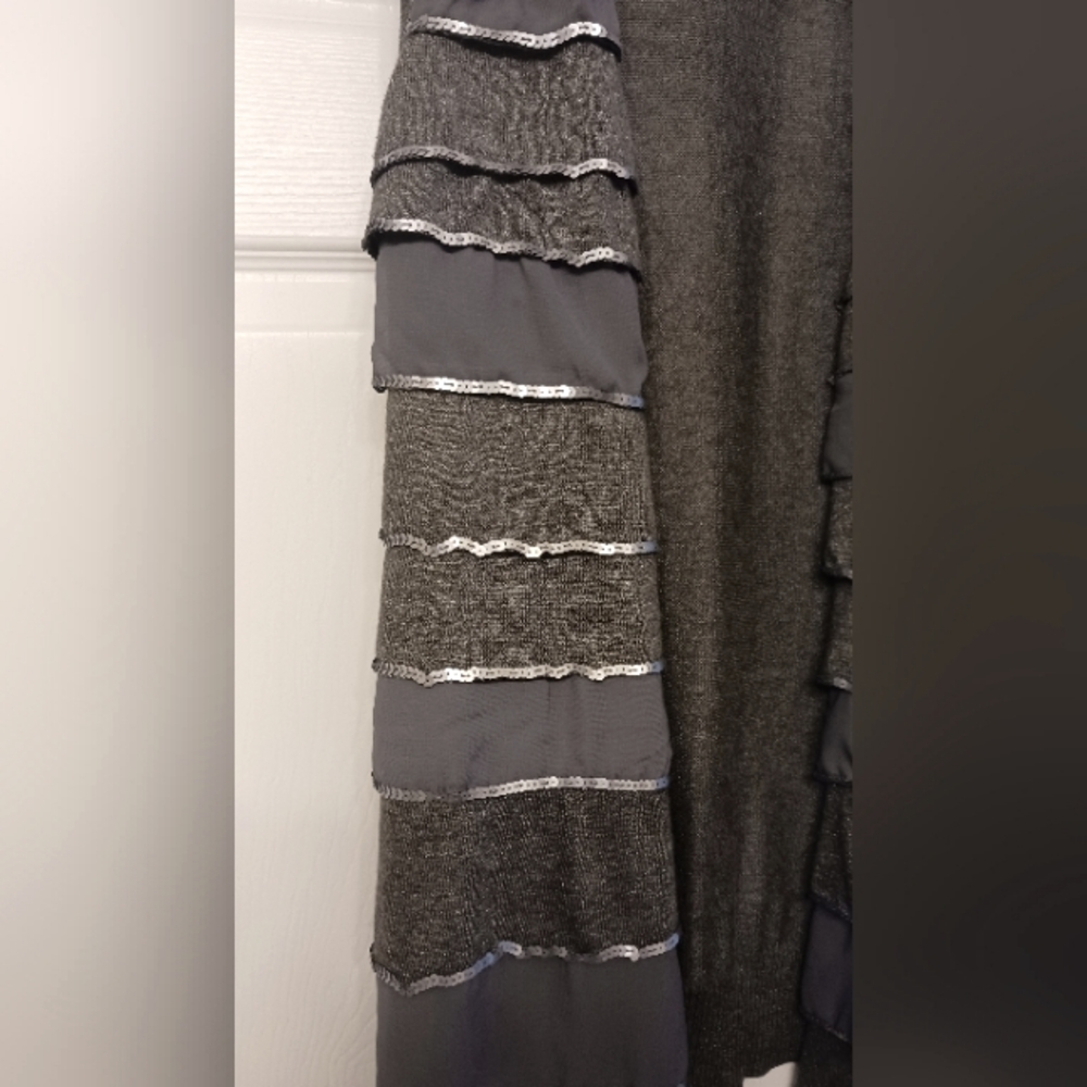Cachet vest with sequin trim - Picture 3 of 7